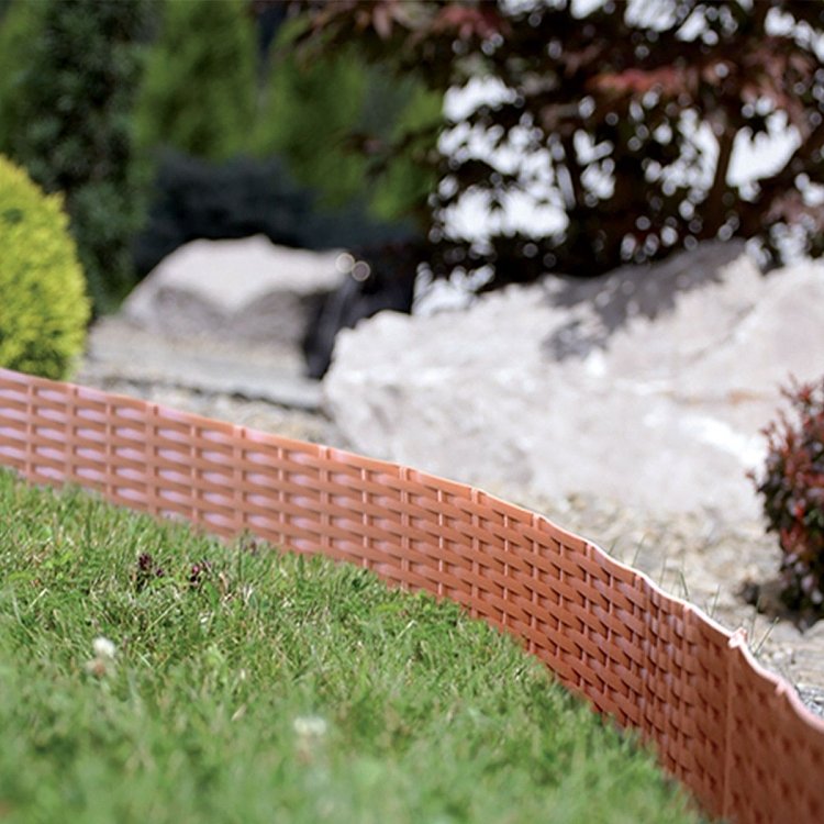 Φράχτης Κήπου Πλαστικός Τερακότα – χρήση σε οριοθέτηση μεσογειακού παρτεριού