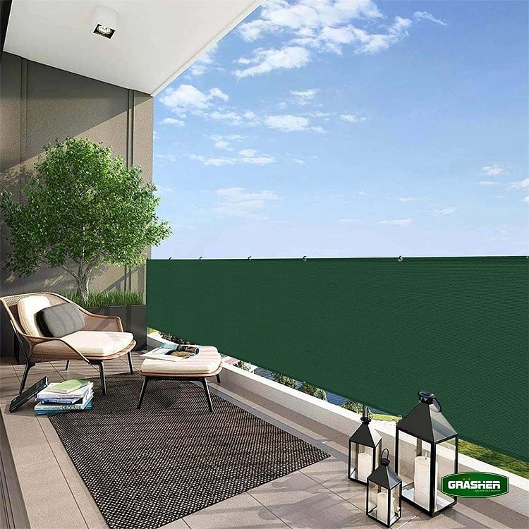 Διαχωριστικό Δίχτυ Μπαλκονιού 160gr/m² Πράσινο 0,90x6m GRASHER – προϊόν σε εξωτερικό χώρο με φυτά