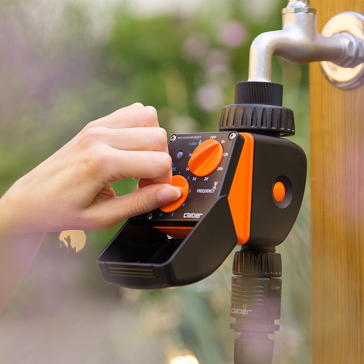 Λεπτομέρεια ανοξείδωτου φίλτρου και σύνδεσης 3/4" Claber Select