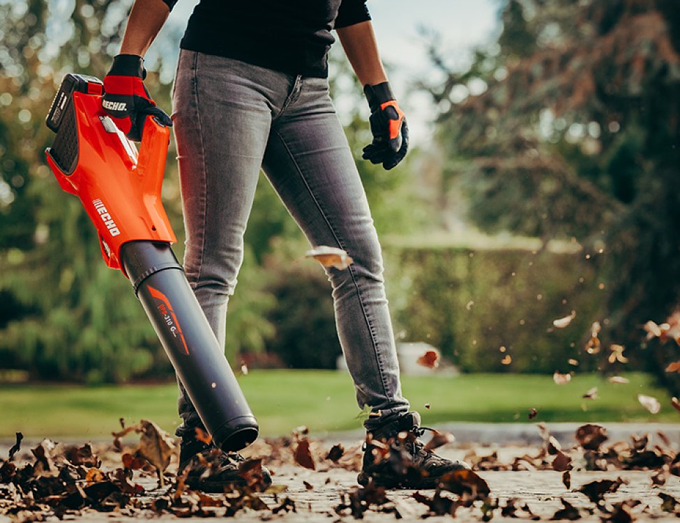 ECHO DPB-310 – χρήση σε καθαρισμό κήπου